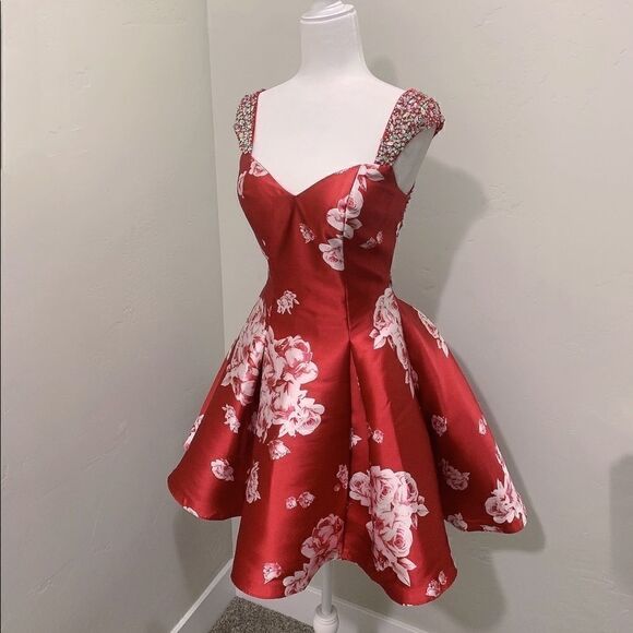 Burgundy Floral-Print Cap Sleeve With Crystal beading, Cocktail Party Dress - Picture 5 of 12